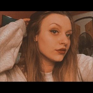 Meet your Posher, Anavey